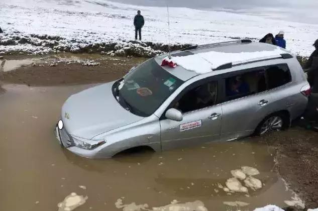 為什么說打死都不建議買SUV？SUV和轎車的差距，跑了長(zhǎng)途你就懂了